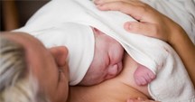 Childbirth usually takes several hours. Although in exceptional cases a baby arrives suddenly before it is possible to move the mother to hospital, it is rare for this to happen with a mother’s first baby because the birth canal needs to undergo a great deal of stretching and adaptation to allow the baby’s head to move down from the womb.