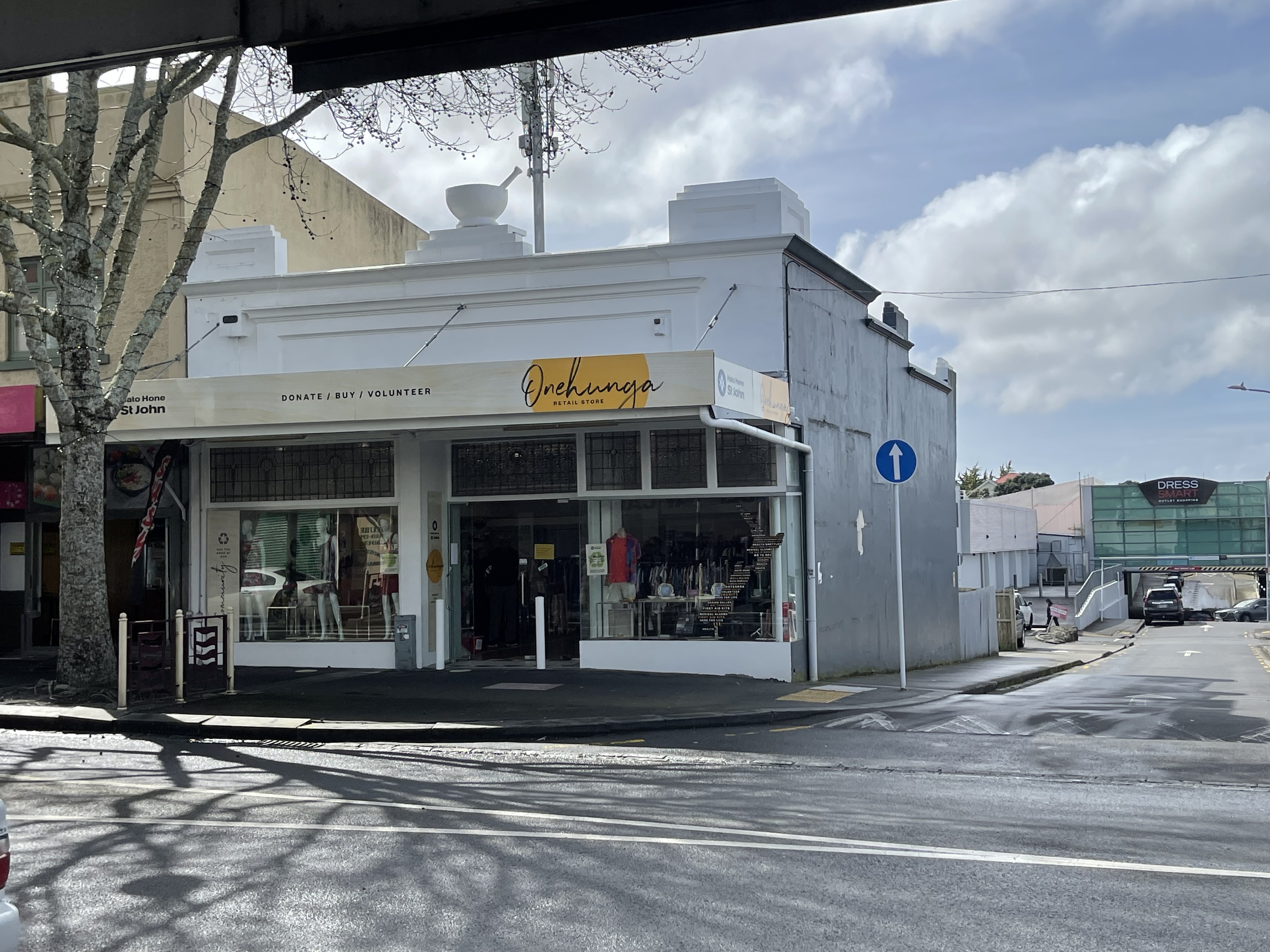 Photo of Onehunga storefront with Dressmart shopping centre in the background